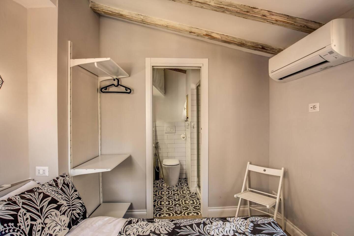 Attic With Terrace By Trevi Fountain Apartment Rome Bagian luar foto