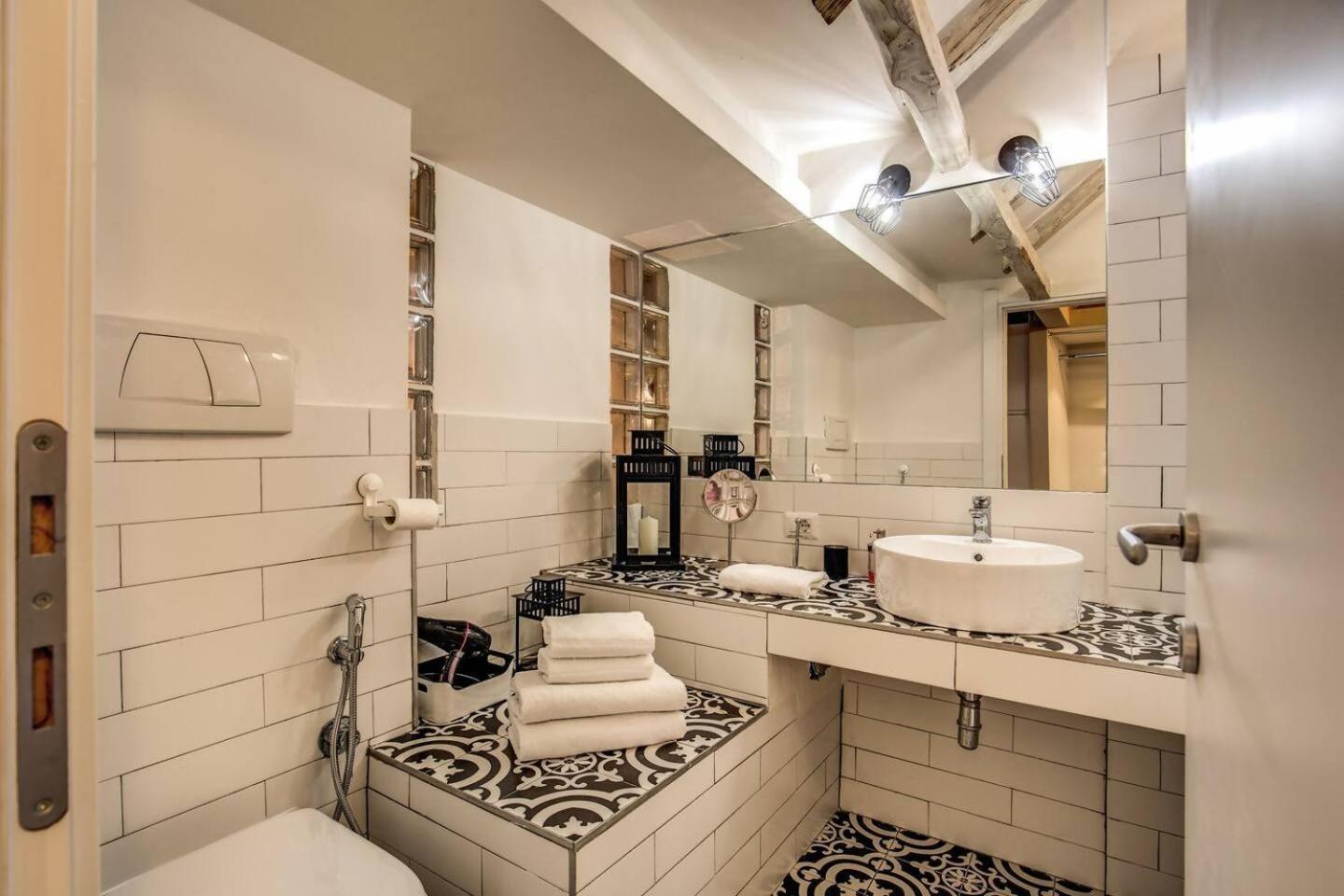 Attic With Terrace By Trevi Fountain Apartment Rome Bagian luar foto