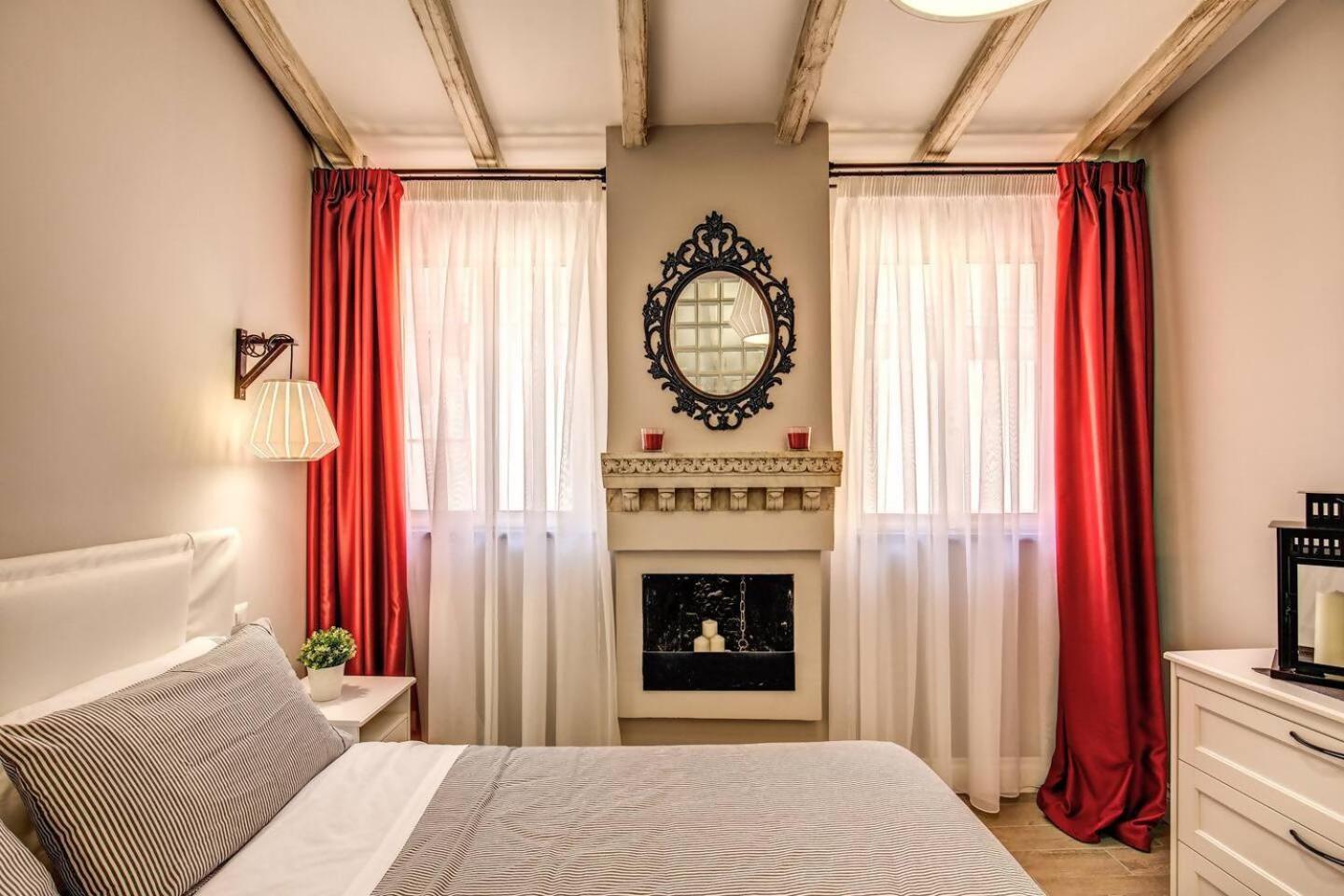 Attic With Terrace By Trevi Fountain Apartment Rome Bagian luar foto