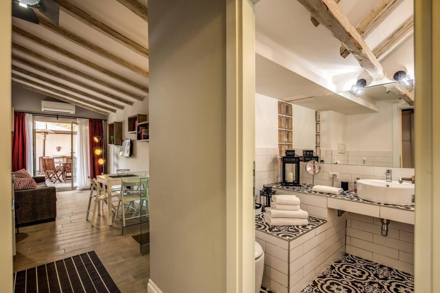 Attic With Terrace By Trevi Fountain Apartment Rome Bagian luar foto