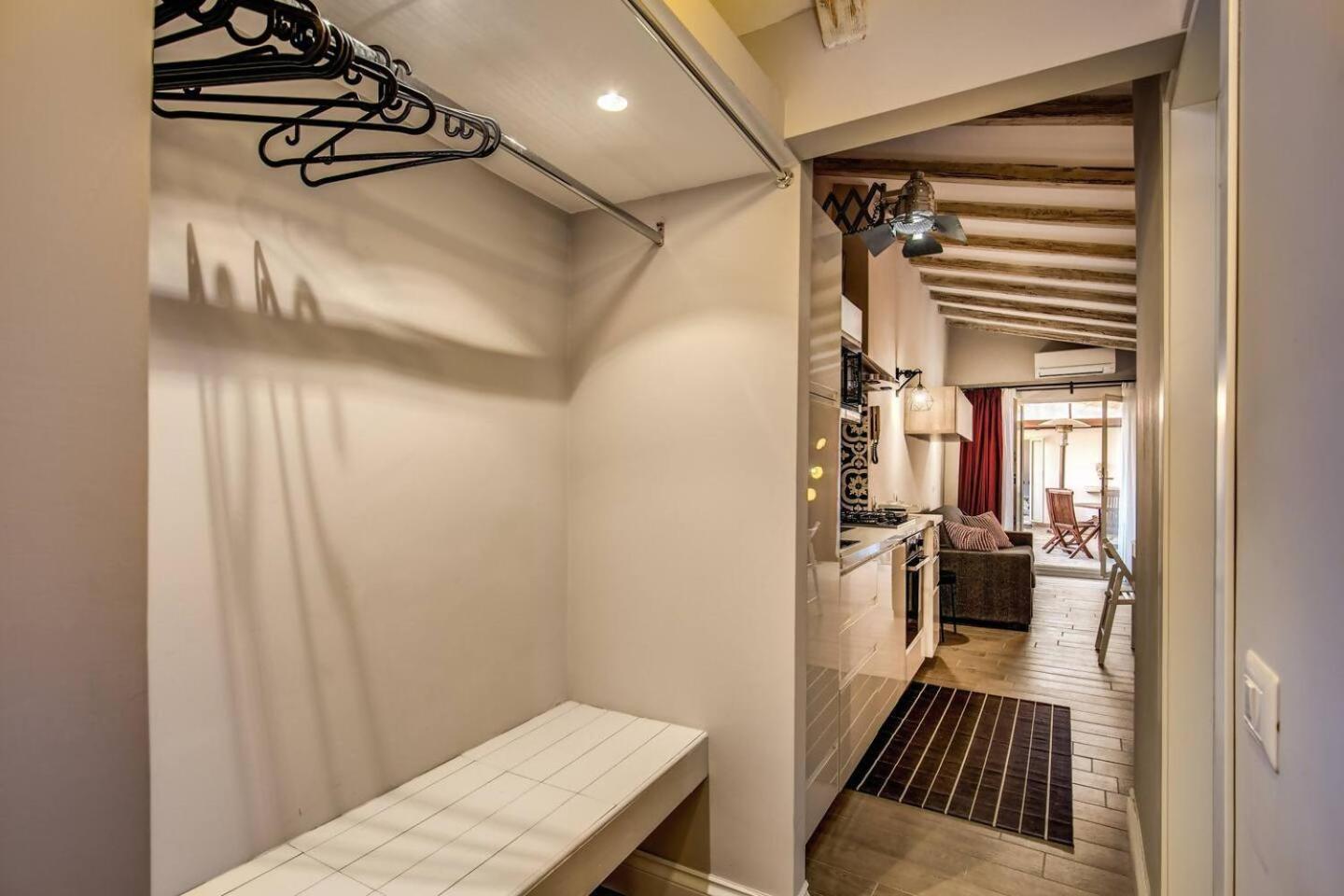 Attic With Terrace By Trevi Fountain Apartment Rome Bagian luar foto