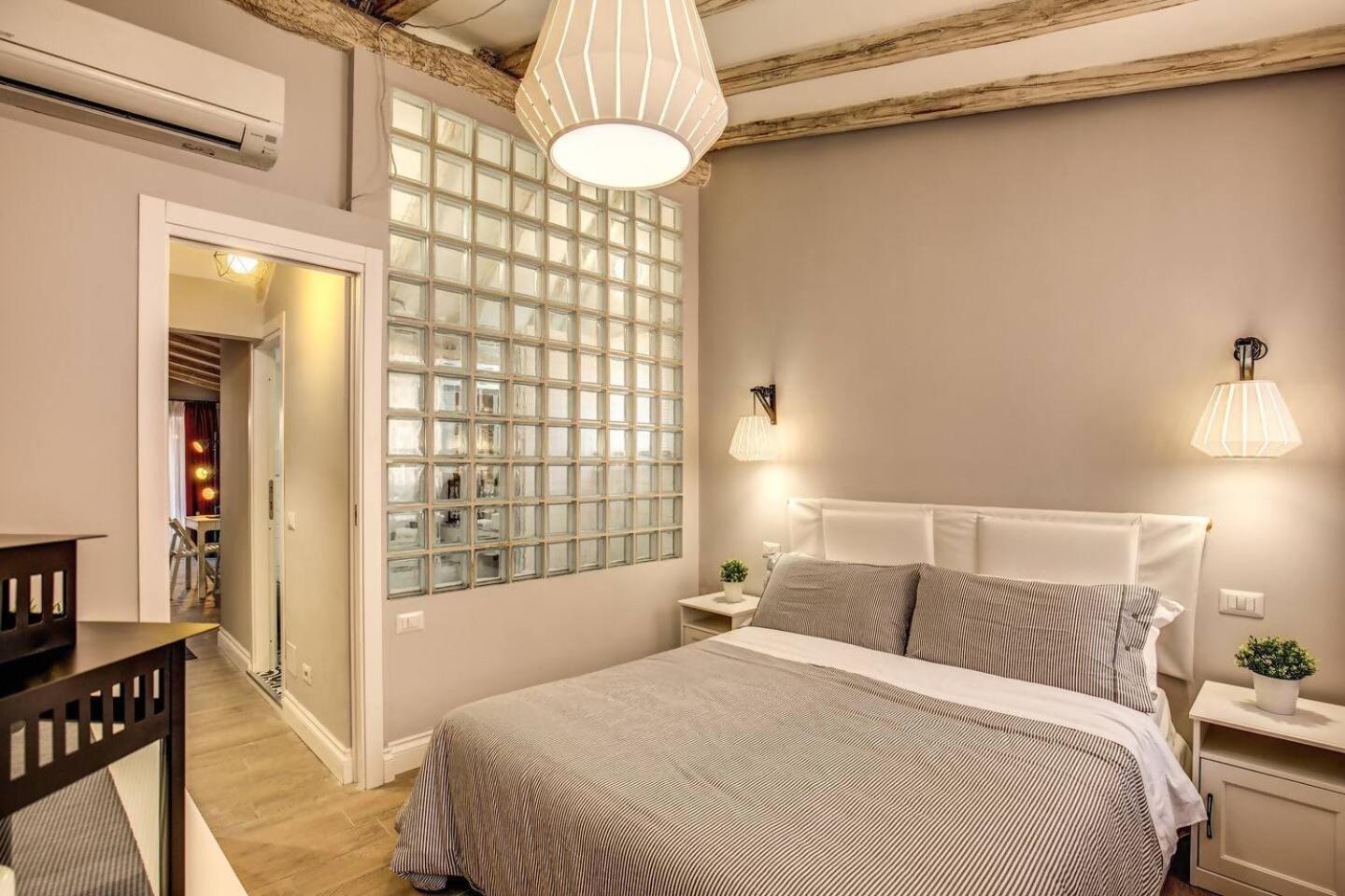 Attic With Terrace By Trevi Fountain Apartment Rome Bagian luar foto