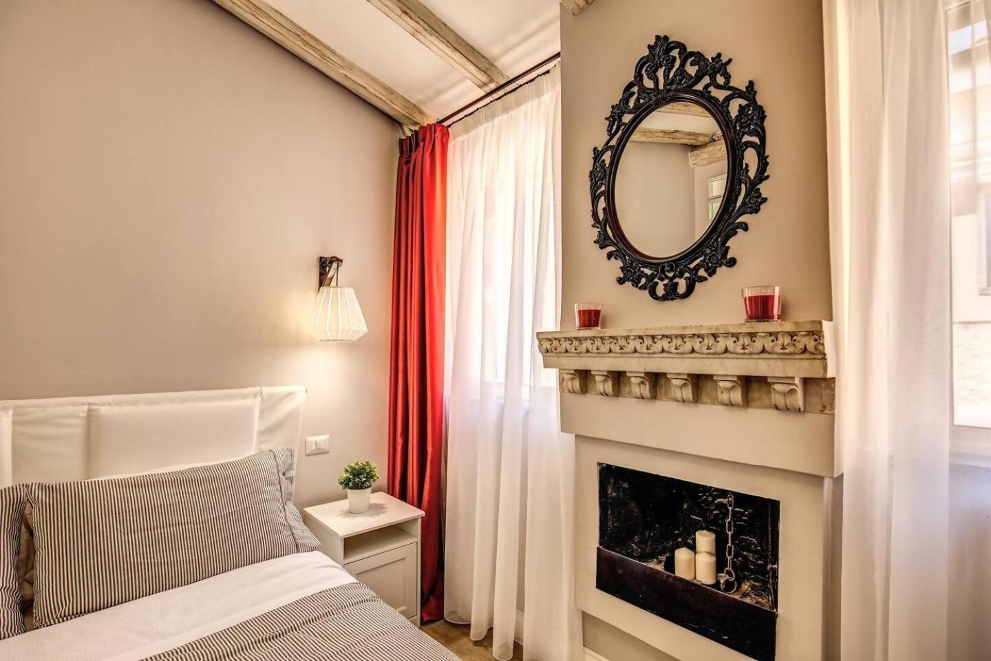 Attic With Terrace By Trevi Fountain Apartment Rome Bagian luar foto