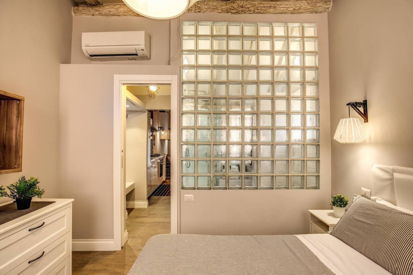 Attic With Terrace By Trevi Fountain Apartment Rome Bagian luar foto